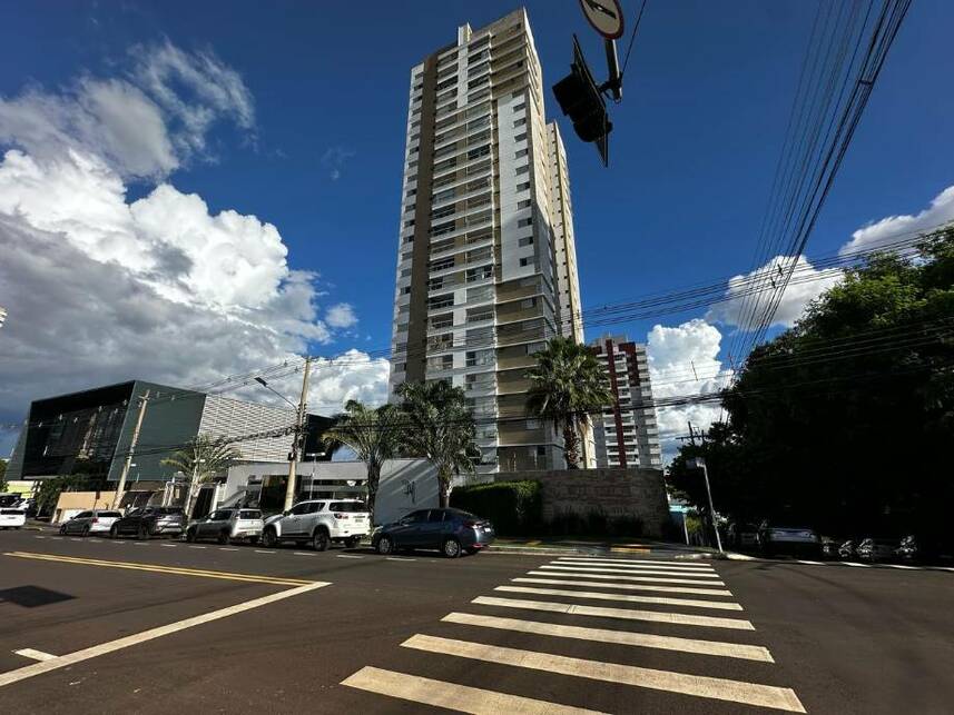 Apartamento com 2 Vagas em Leilão