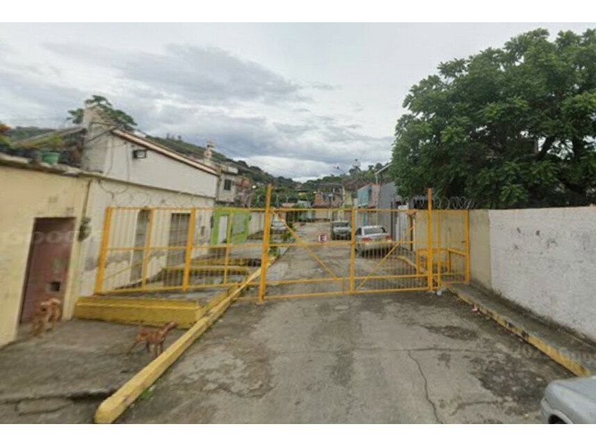 Casa em leilão com 86,67m² construídos em Venda Velha - RJ