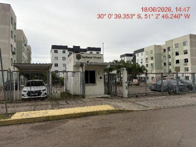 Apartamento com 2 quartos e vaga de garagem em condomínio