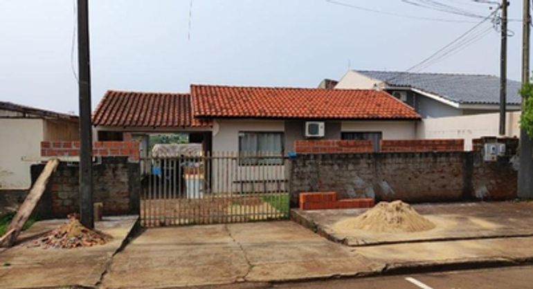 Duas casas em alvenaria, 60m² cada, desocupadas