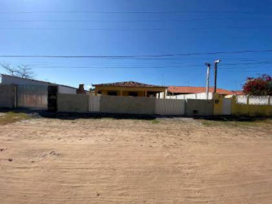 Casa com 4 quartos, 2 banheiros e 100m² construídos