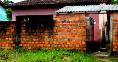 Casa residencial com 1 quarto, 1 banheiro, ocupada, área construída de 61.87m²