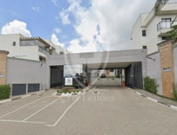 Casa em Condomínio Fechado com 206m²