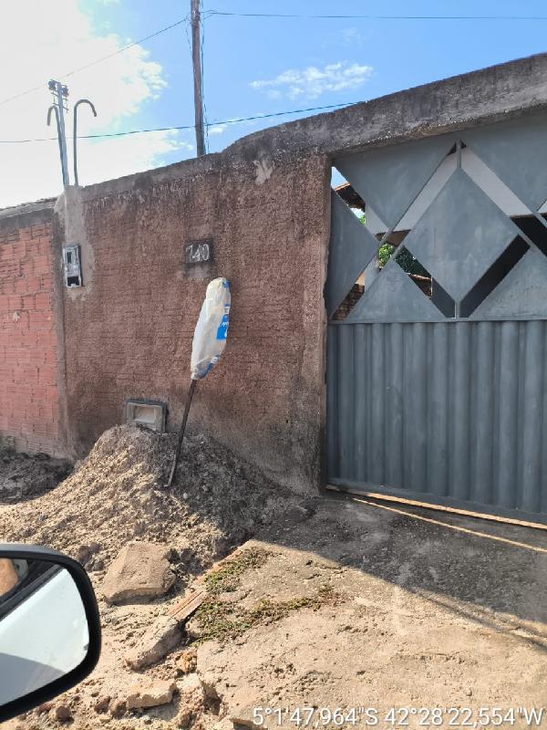 Casa com 2 quartos, varanda, área construída 50,89 m², 1 vaga