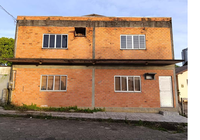 Prédio com 565,60 m², 468 m² de terreno