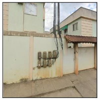 Casa com 2 Quartos e Área Privativa em Rio das Ostras