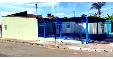 Casa de Esquina com Loja em Samambaia Norte - 3 Quartos