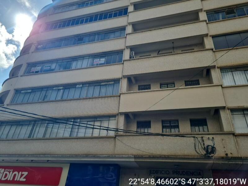Escritório Padrão Médio em Campinas - 147,80m²