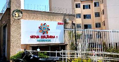 Apartamento Desocupado com 2 Quartos e Área Privativa