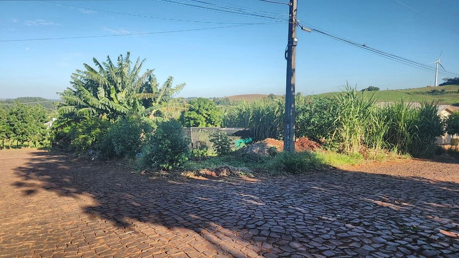 Terreno urbano plano de 601,56m² sem benfeitorias
