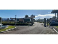 Terreno de 608m² em condomínio residencial
