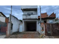 Casa em Leilão com 4 Quartos e 2 Banheiros