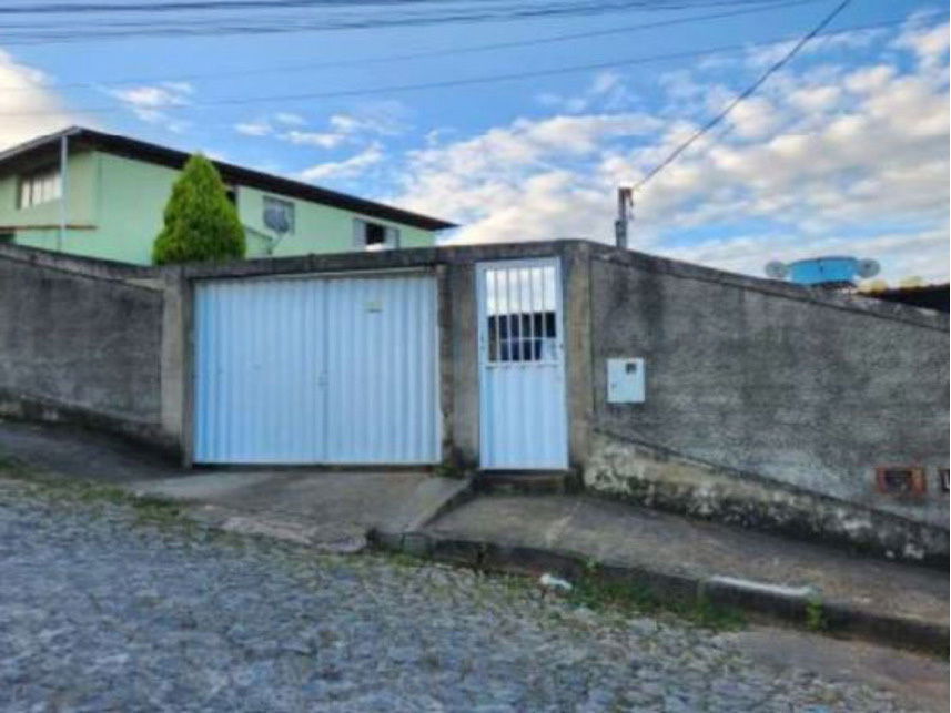 Casa Ocupada com 2 Quartos e 1 Banheiro em Juiz de Fora