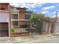 Sobrado com 5 dormitórios e 359 m² construídos