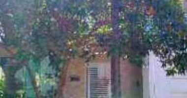 Casa padrão ocupada com 3 quartos, 2 banheiros e 2 vagas