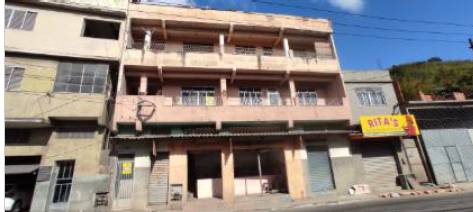 Apartamento com 79m² na Avenida Três de Outubro