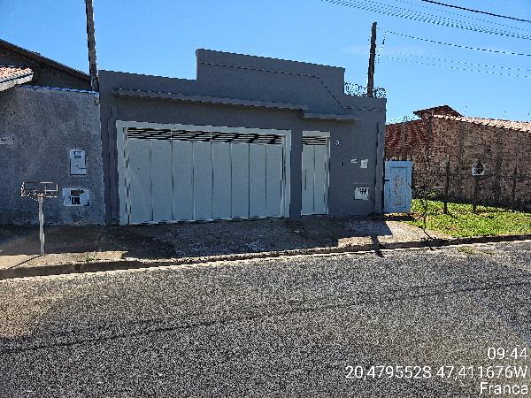 Casa com 2 quartos, 2 banheiros, 1 vaga e 56,89m² construída