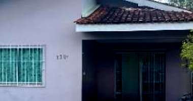 Casa residencial com 3 dormitórios, 1 suíte, 1 banheiro e 1 vaga