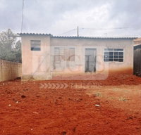 Casa com 243,86m² de terreno, 40m² construídos, desocupada