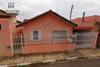 Casa com 3 Quartos e 2 Banheiros em Paranapanema