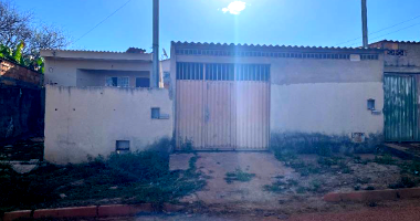 Casa Residencial em Santo Antônio do Descoberto - GO Ocupada