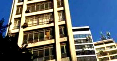 Sobreloja com 6 salas, 2 banheiros e copa, 182m², desocupada