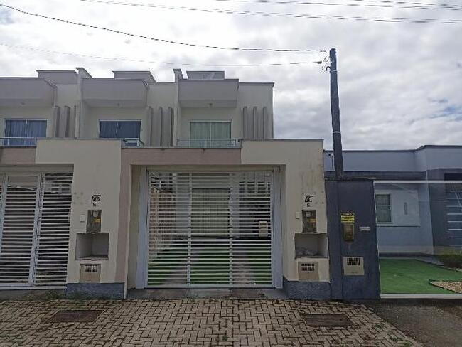 Sobrado com 120 m² de terreno