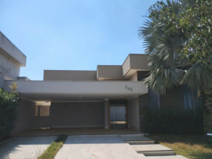 Casa em Condomínio com 3 Suítes e Piscina em Araçatuba/SP