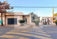 Casa com 171m² de área construída em lote de 560m² -