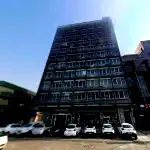 Sala 213 com banheiro, 35m², desocupada, aceita lance parcelado