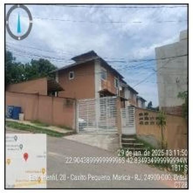 Casa com 3 quartos, 2 banheiros, vaga de garagem e 300m² privativos