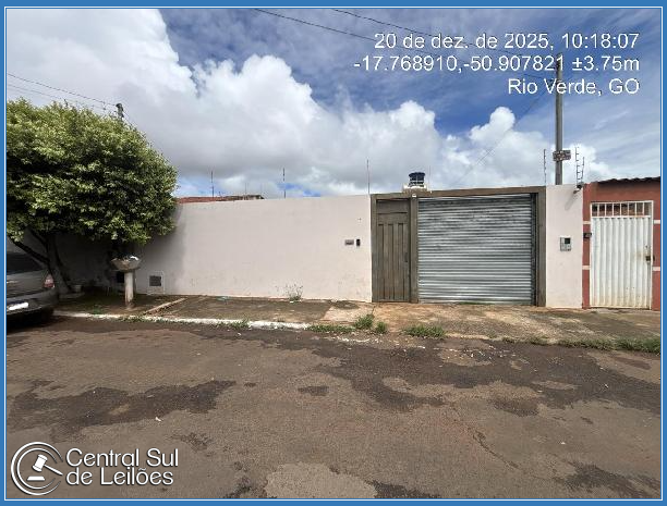 Casa com 3 quartos, 2 banheiros e 300m² de terreno