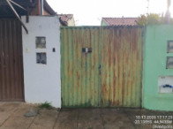 Casa com 2 quartos, 1 banheiro e 1 vaga de garagem