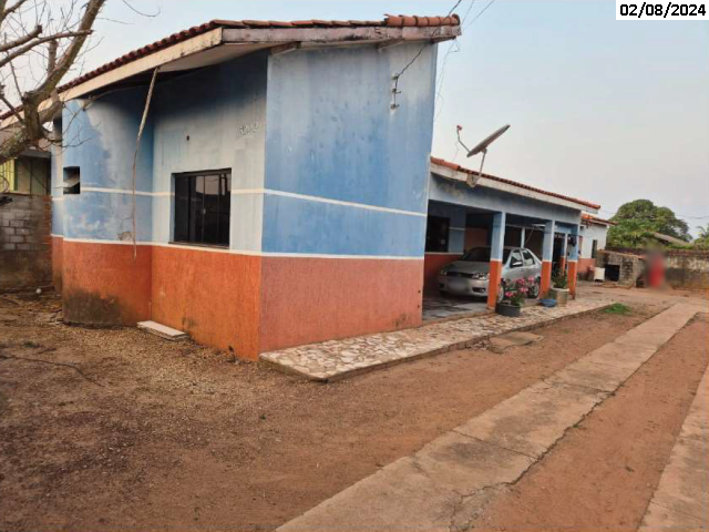 Casa com 2 quartos, 1 banheiro e área construída de 70m²