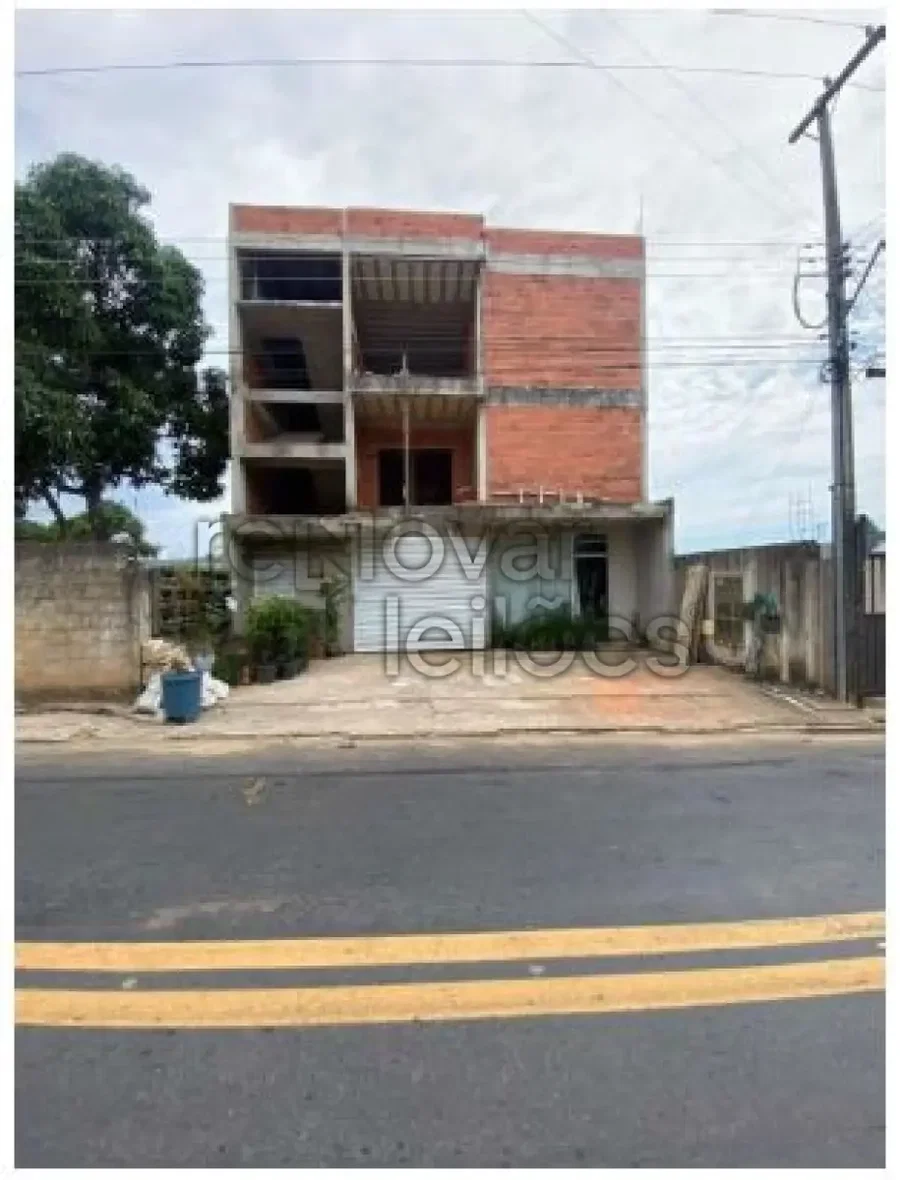 Terreno Urbano com Edificação Não Averbada em Colatina - ES