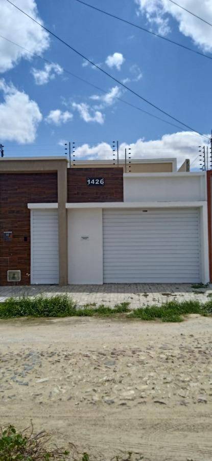 Casa com 3 quartos, 1 banheiro e 1 vaga de garagem