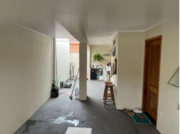 Duas casas independentes com 4 quartos, 2 banheiros e garagem