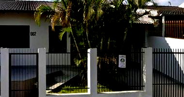 Casa em Cachoeirinha/RS com 200m² de terreno e 126,58m² construída