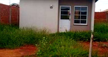 Casa com 43,85m², 2 vagas de garagem, desocupada