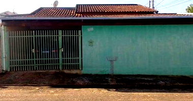 Casa aconchegante com 3 quartos, 1 banheiro e 205m² construídos
