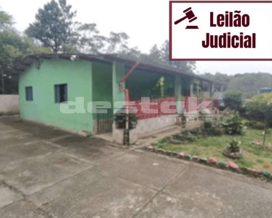 Terreno amplo com 5.100m² e 400m² construídos em Embu-Guaçu