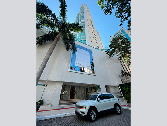 Apartamento com 139,60m² e dupla vaga de garagem