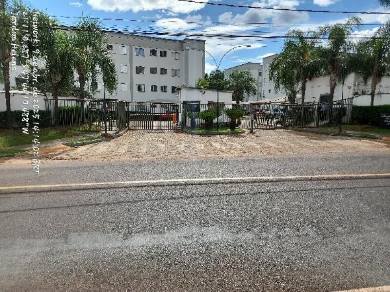 Apartamento com 2 quartos, 1 banheiro e 1 vaga