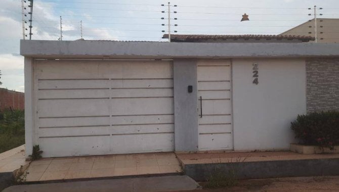 Casa 122 m² com 3 quartos e 2 banheiros em Picos - PI