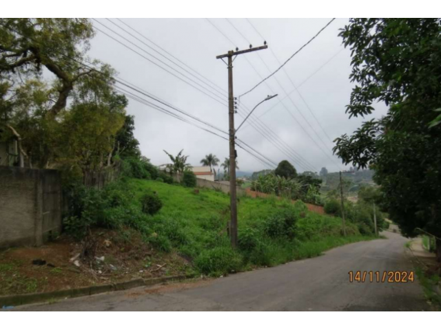 Terreno com 1.385m² em Poços de Caldas/MG