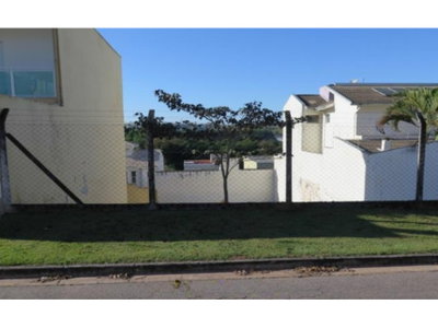 Terreno de 360 m² em leilão