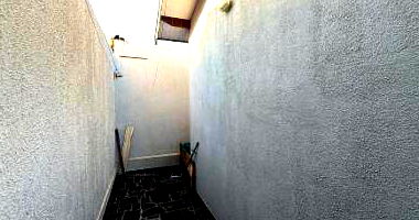 Casa desocupada com 3 quartos, 1 banheiro e 1 vaga