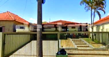 Casa em Garça/SP com 2 Vagas e Amplo Quintal
