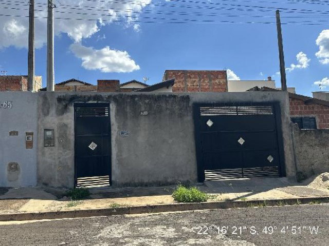 Casa com 2 quartos e 2 vagas em Bauru - SP
