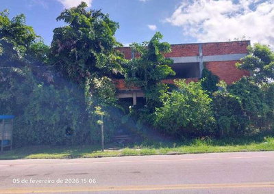 Prédio Comercial de 879m² em Paranaguá - Oportunidade de Investimento